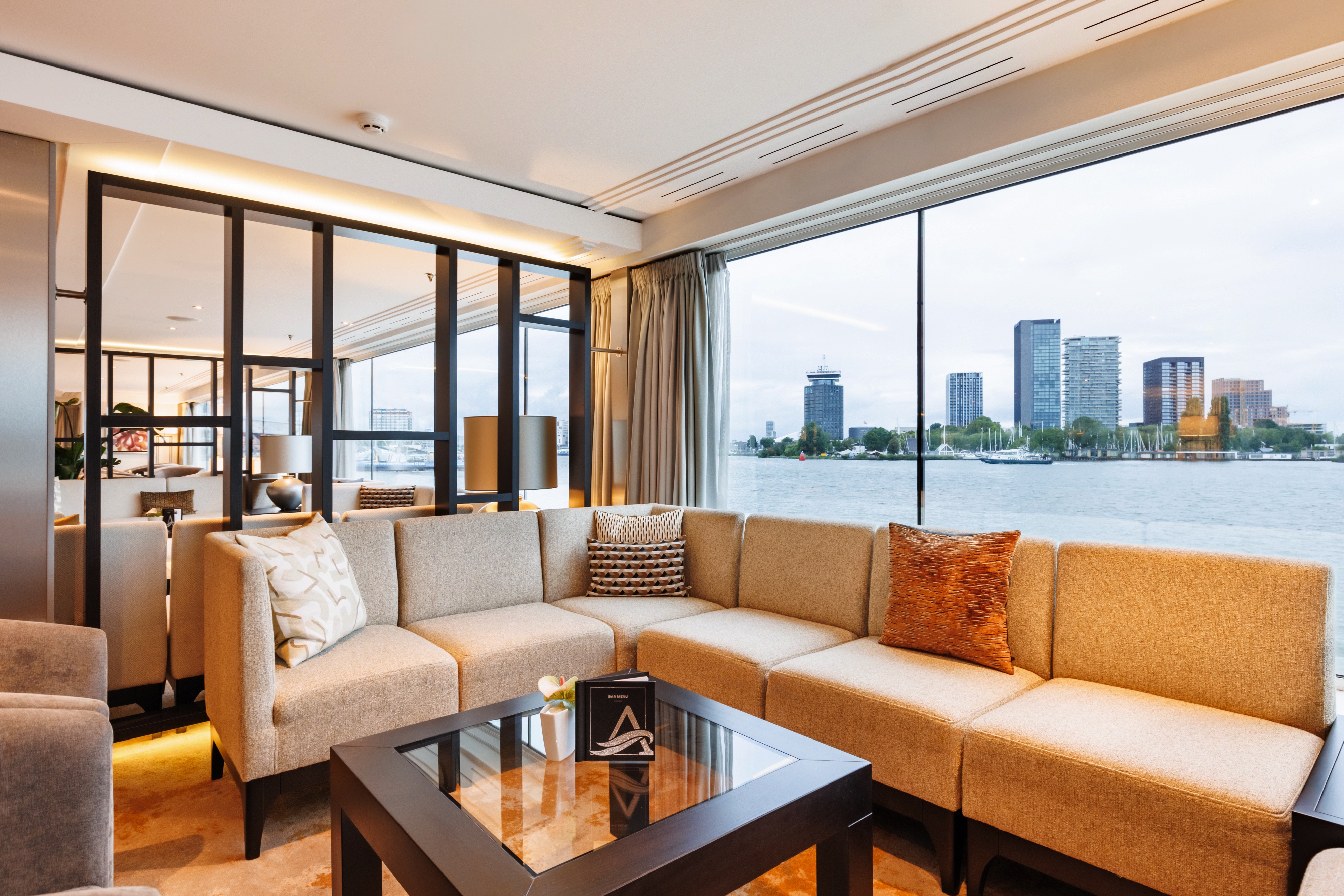Avalon Panorama - Panorama Lounge